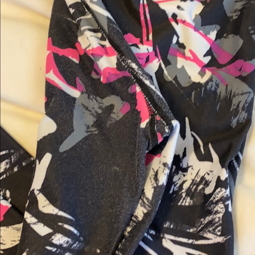 Fabletics Capri - Picture 3 of 3